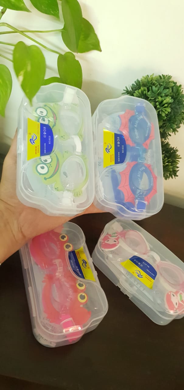 Make a splash with our Kids Swimming Goggles