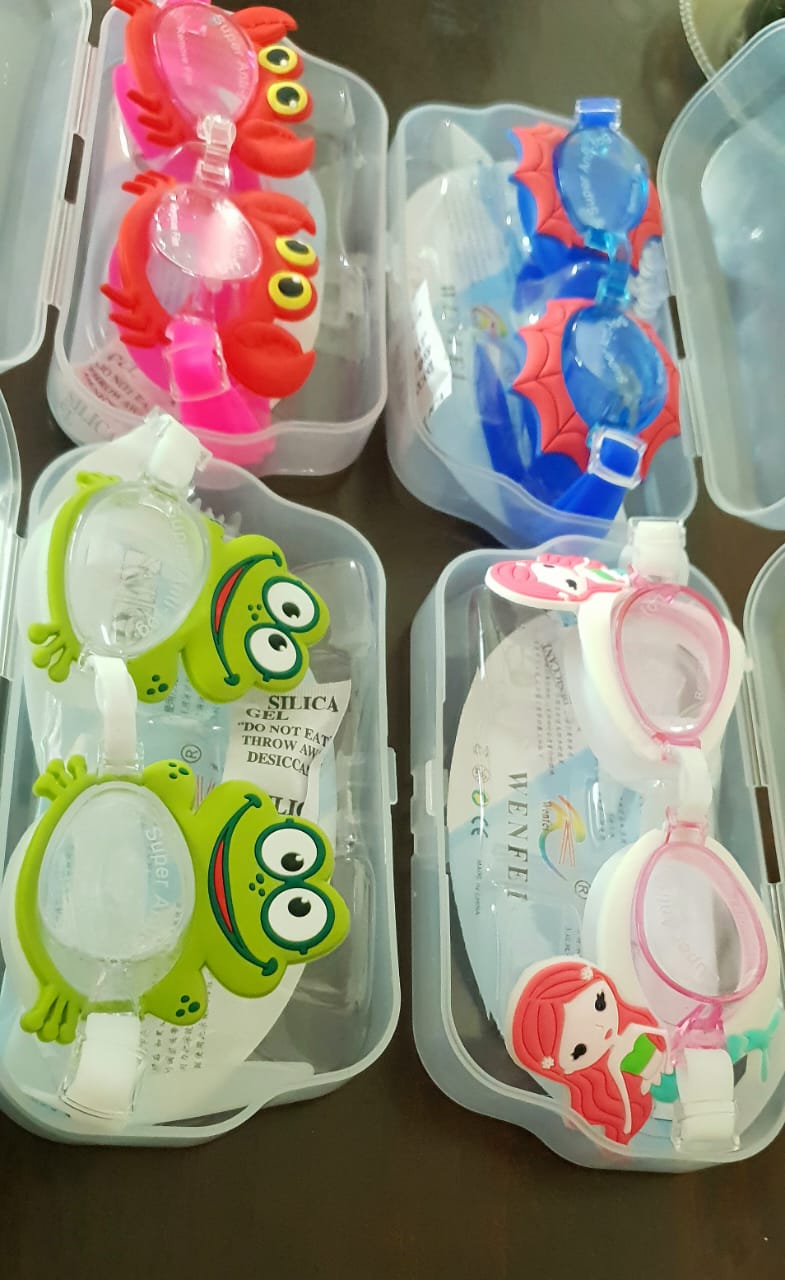 Make a splash with our Kids Swimming Goggles