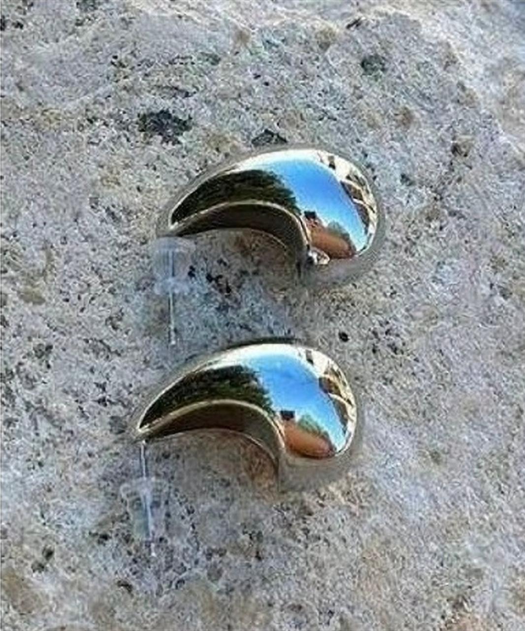 Inspired Stylish Teardrop Earrings – Silver Plated